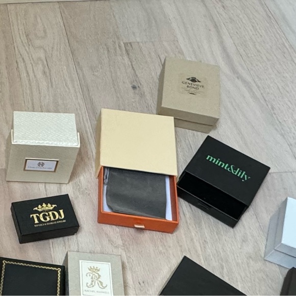 Lot of Various Sizes EMPTY Jewelry Storage Boxes - Picture 2 of 2